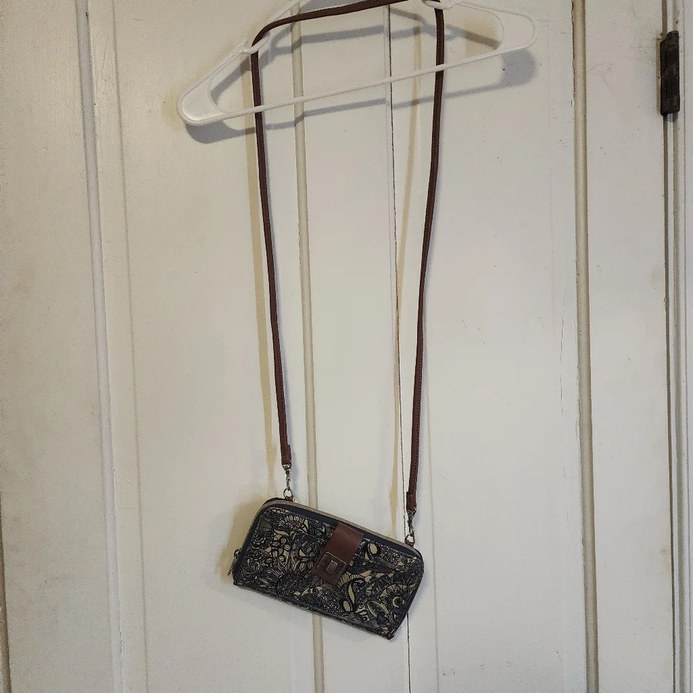 Two purses one strap - Picture 3 of 7